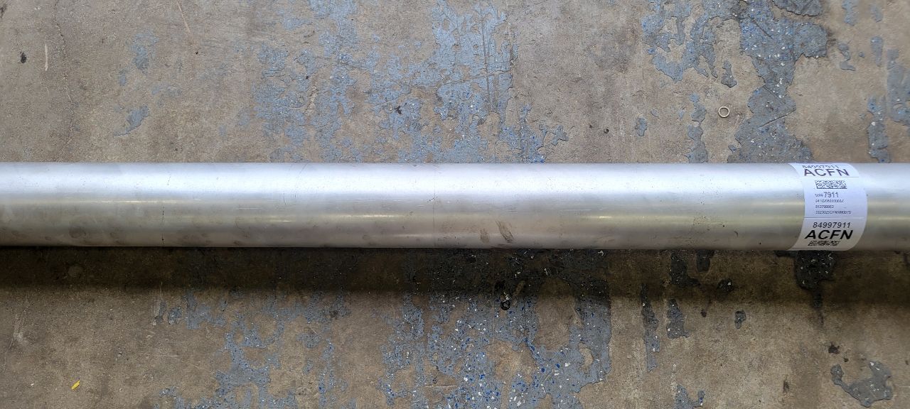 2023 SUBURBN15 REAR DRIVE SHAFT ACFN 84997911 37K 33053 - image 7