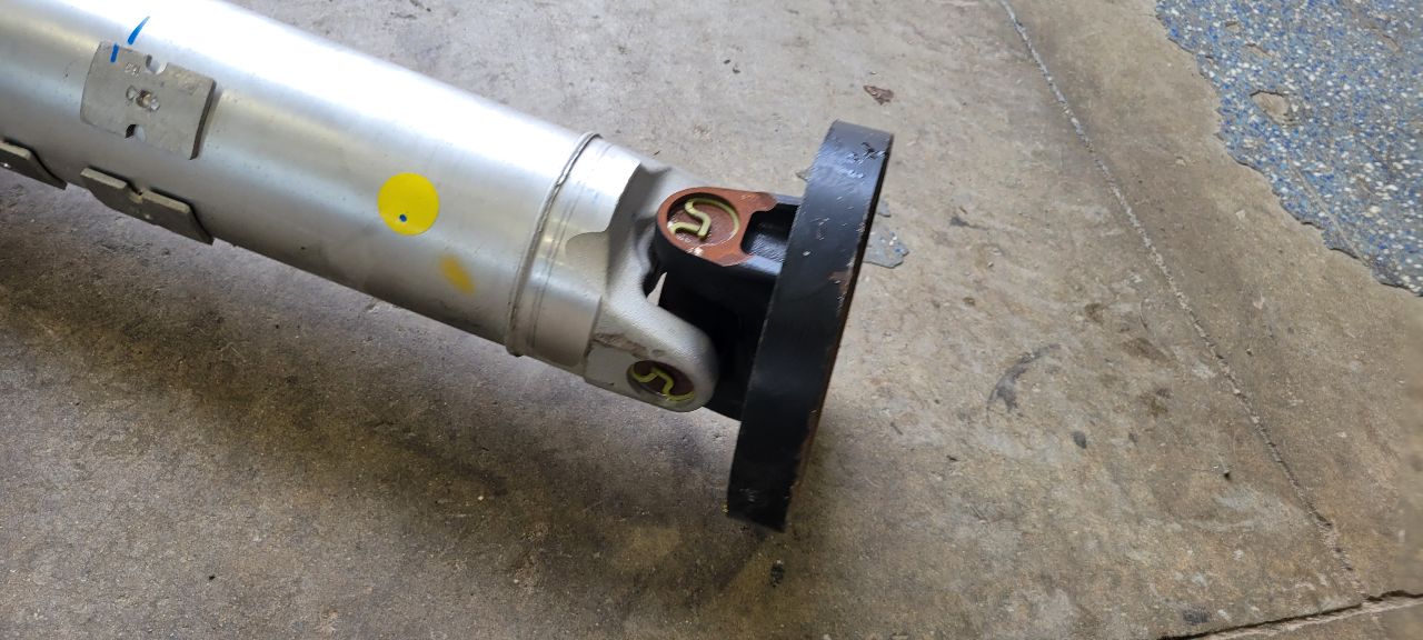 2023 SUBURBN15 REAR DRIVE SHAFT ACFN 84997911 37K 33053 - image 13