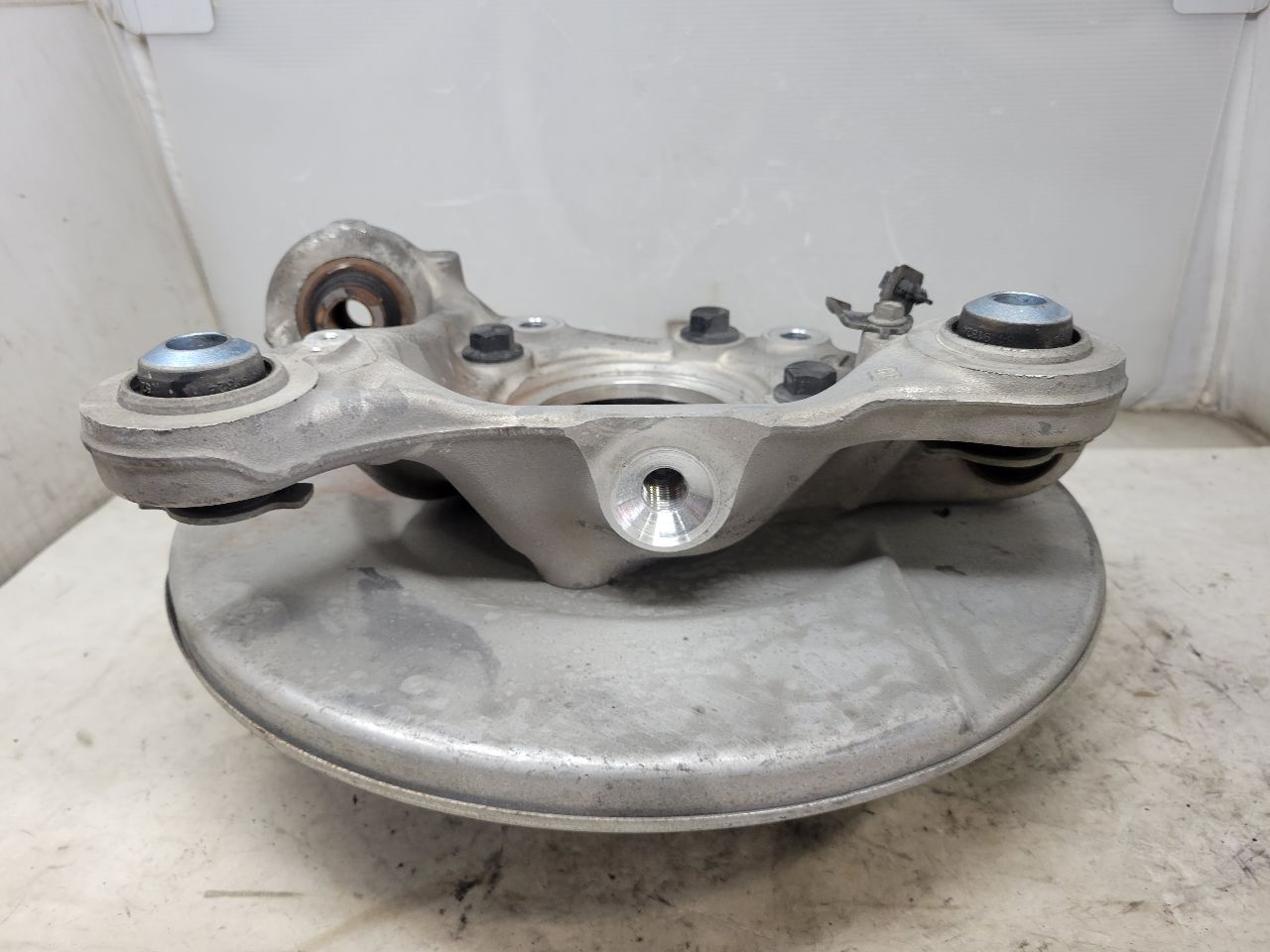 2023 SUBURBN15 LH REAR SPINDLE KNUCKLE W/HUB 37K 33054 - image 5
