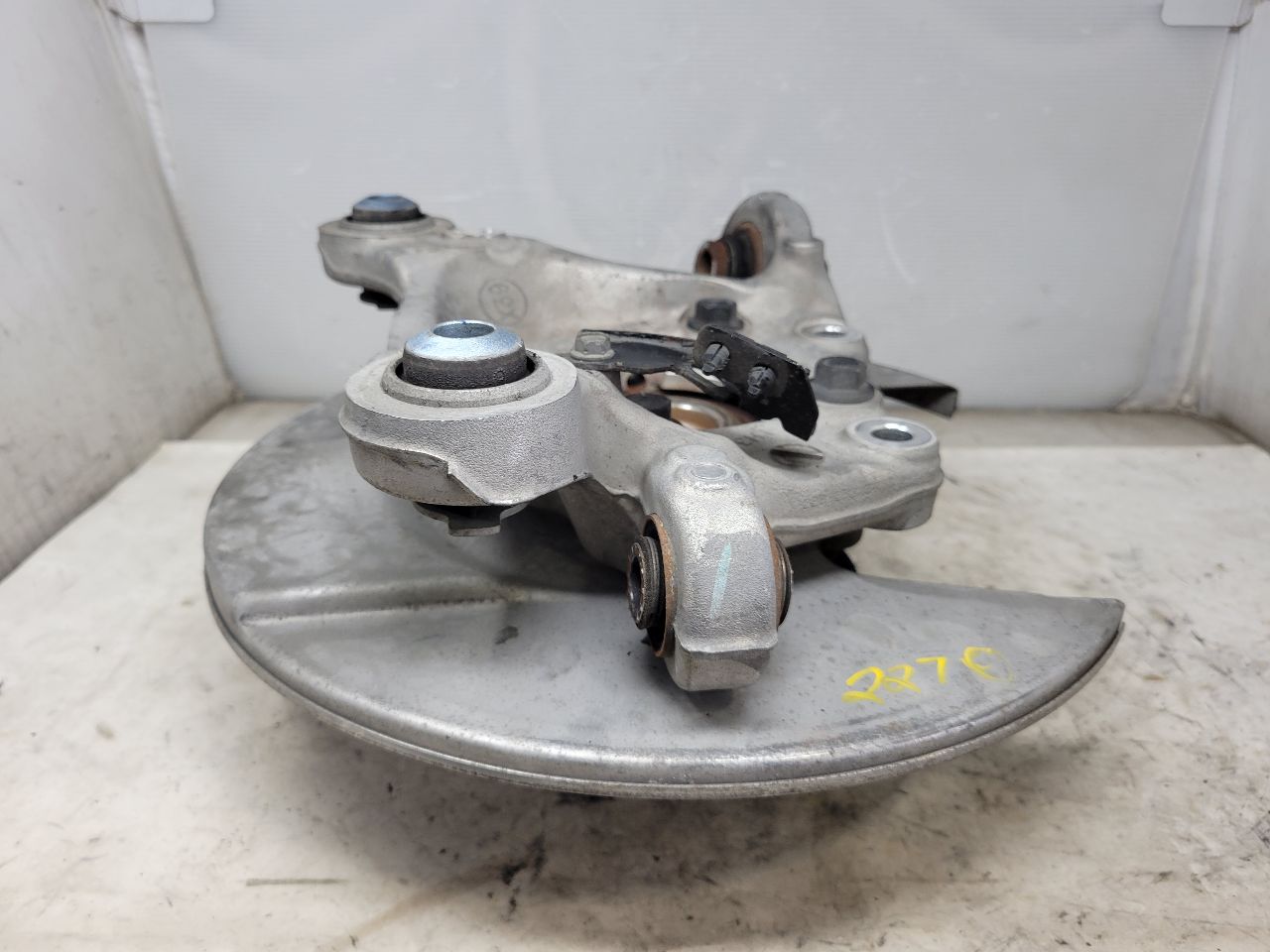 2023 SUBURBN15 LH REAR SPINDLE KNUCKLE W/HUB 37K 33054 - image 6