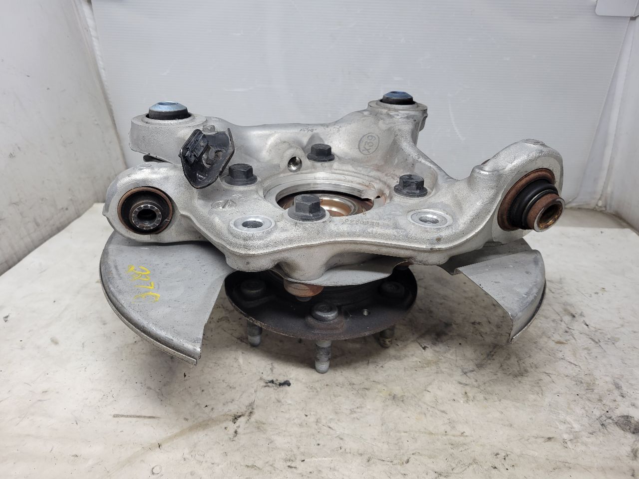 2023 SUBURBN15 LH REAR SPINDLE KNUCKLE W/HUB 37K 33054 - image 7