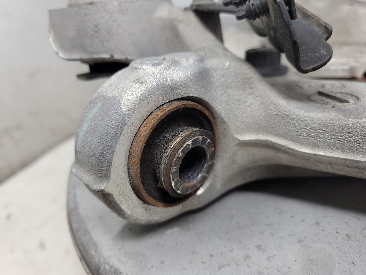 2023 SUBURBN15 LH REAR SPINDLE KNUCKLE W/HUB 37K 33054 - image 12