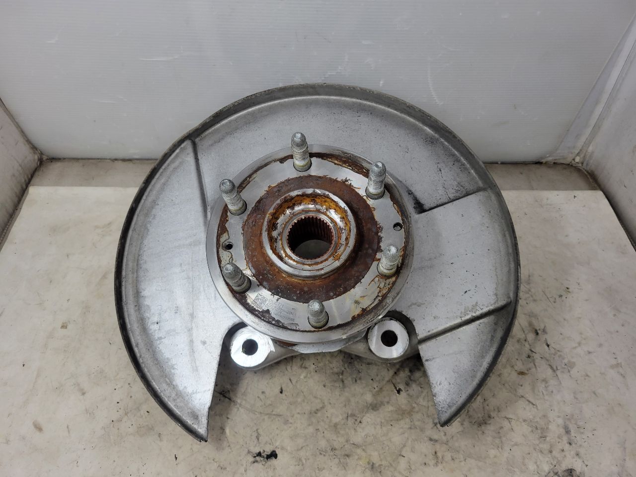 2023 SUBURBN15 RH REAR SPINDLE KNUCKLE W/HUB 37K 33055 - image 1