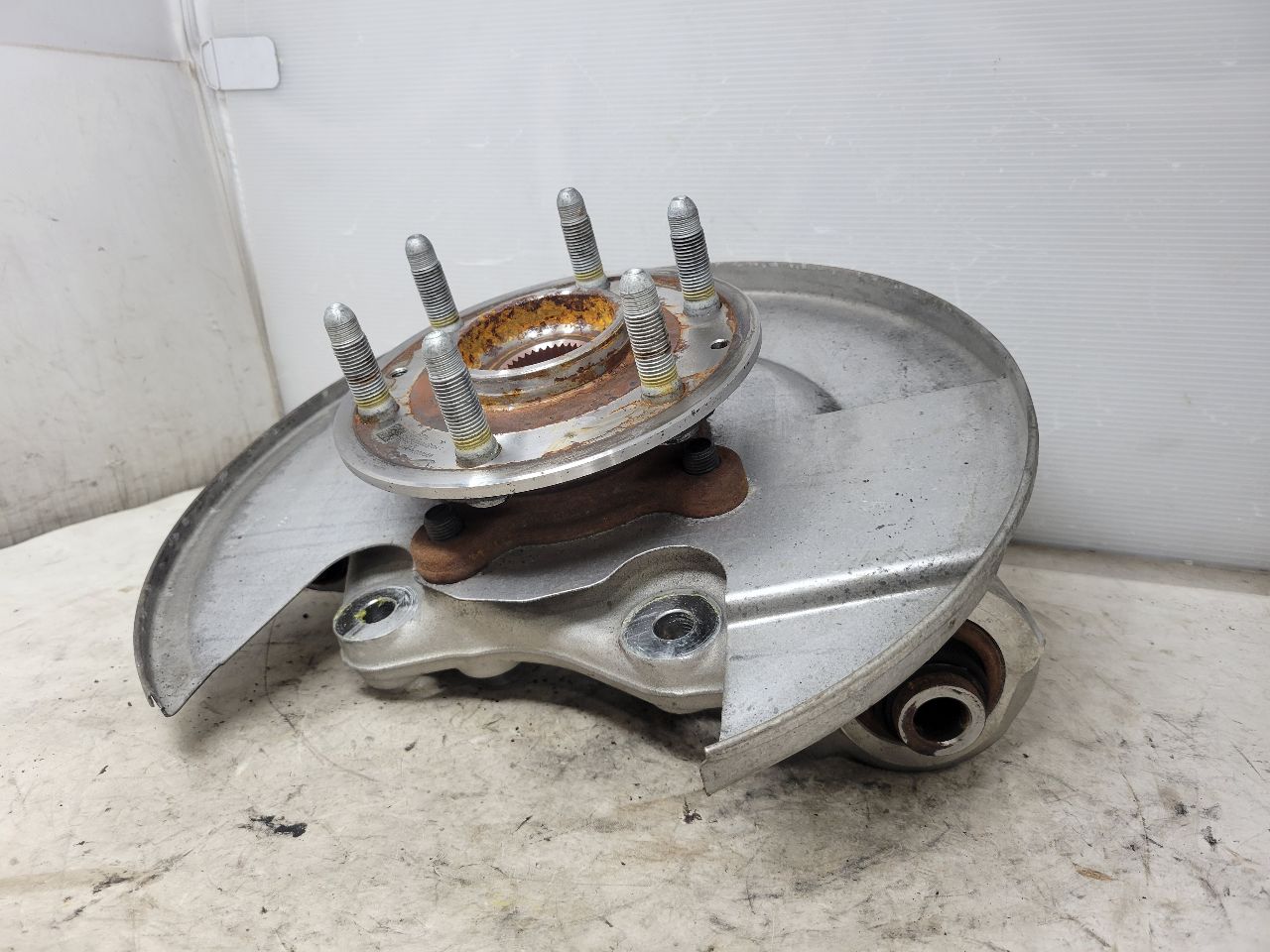2023 SUBURBN15 RH REAR SPINDLE KNUCKLE W/HUB 37K 33055 - image 4