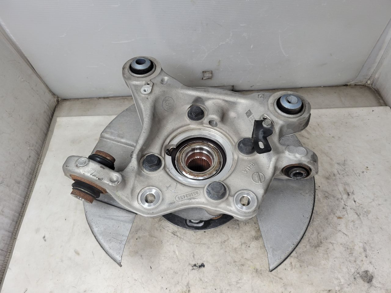 2023 SUBURBN15 RH REAR SPINDLE KNUCKLE W/HUB 37K 33055 - image 5