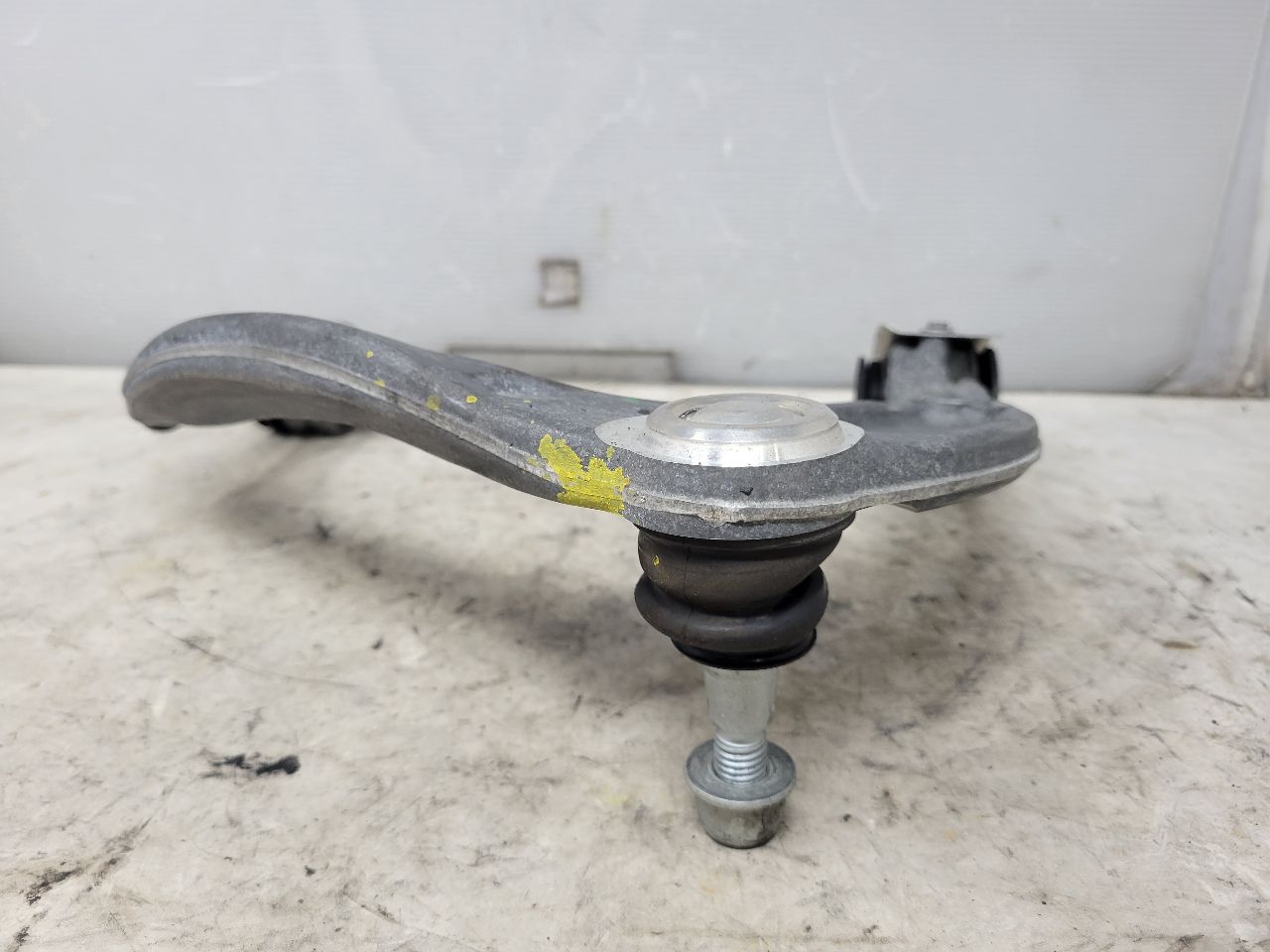 2023 SUBURBN15 LH FRONT UPPER CONTROL ARM 37K MI 33058 - image 1