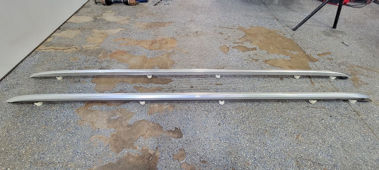 2023 SUBURBN15 OEM LUGGAGE ROOF RACK RAILS PAIR 33060 - image 4