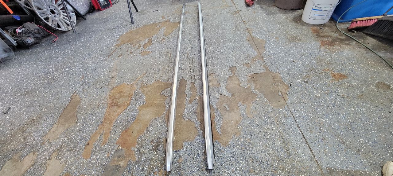 2023 SUBURBN15 OEM LUGGAGE ROOF RACK RAILS PAIR 33060 - image 5