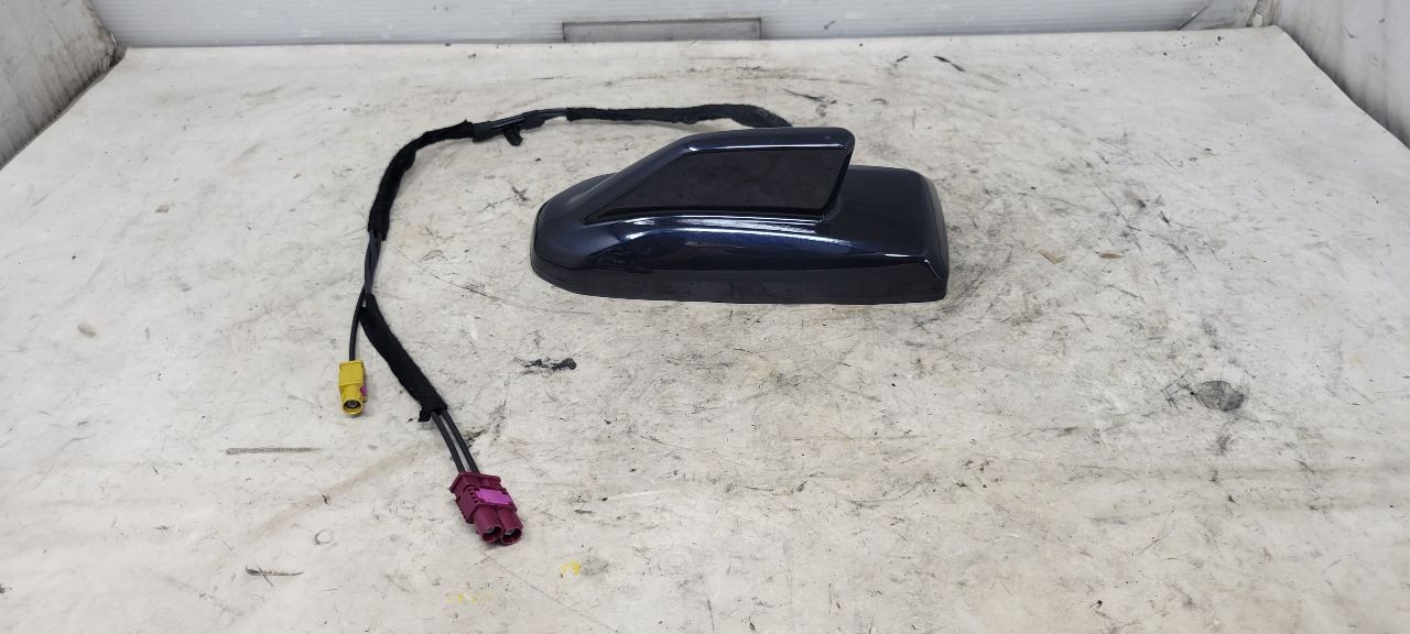 2023 SUBURBN15 SHARK FIN ANTENNA BLUE GLU 85155421 33062 - image 1