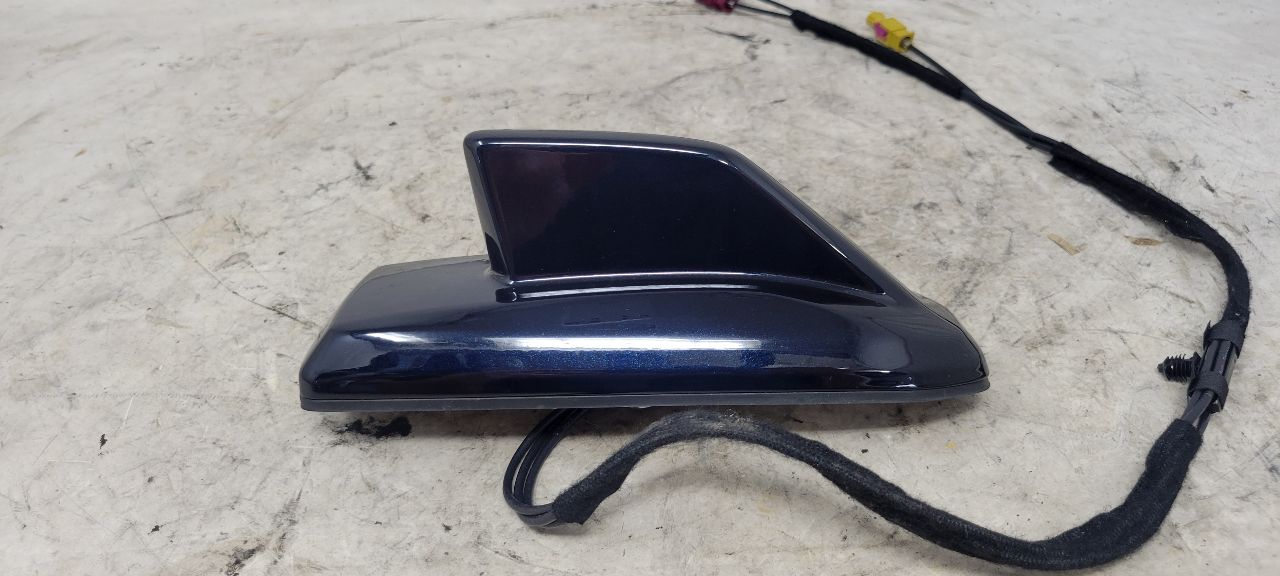 2023 SUBURBN15 SHARK FIN ANTENNA BLUE GLU 85155421 33062 - image 4
