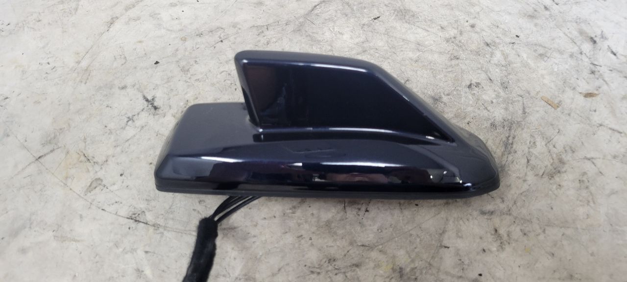 2023 SUBURBN15 SHARK FIN ANTENNA BLUE GLU 85155421 33062 - image 9