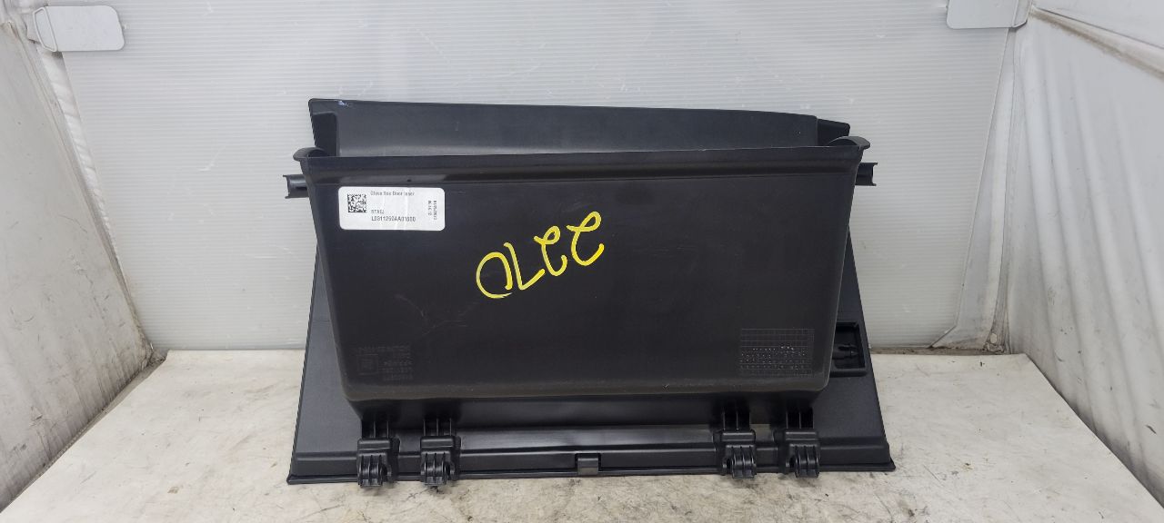 2023 SUBURBN15 RH DASH GLOVE BOX JET BLACK 33064 - image 7