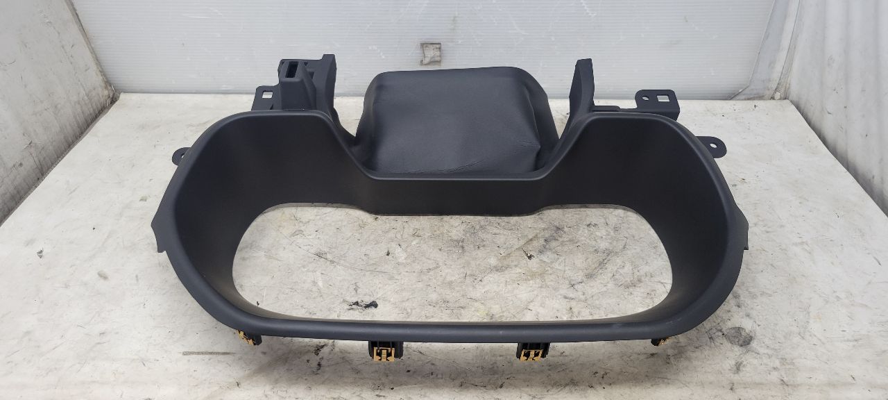 2023 SUBURBN15 CLUSTER SPEEDO BEZEL TRIM SURROUND 33066 - image 4
