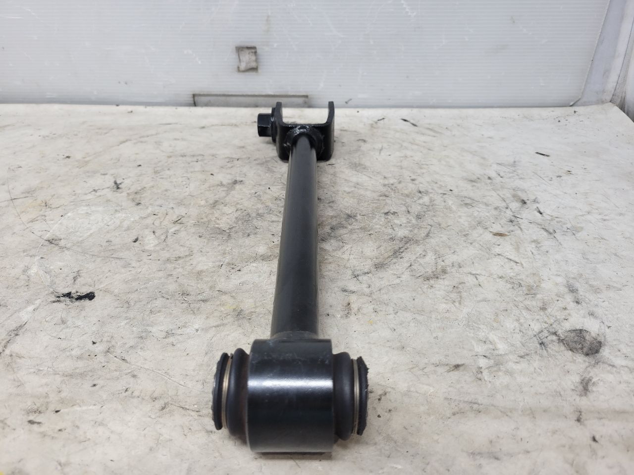 2023 SUBURBN15 REAR UPPER LATERAL LINK 85148035 37K 33072 - image 4