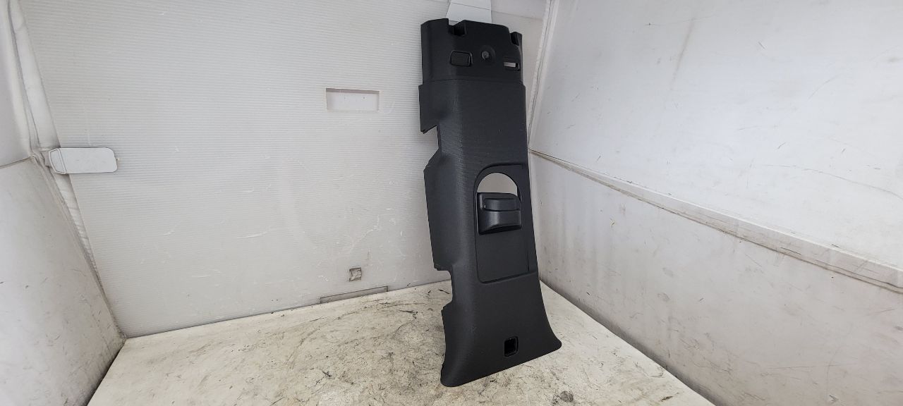 2023 SUBURBN15 RH UPPER B PILLAR TRIM 84883096 33078 - image 3