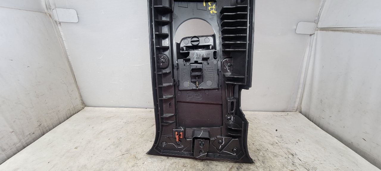 2023 SUBURBN15 RH UPPER B PILLAR TRIM 84883096 33078 - image 10