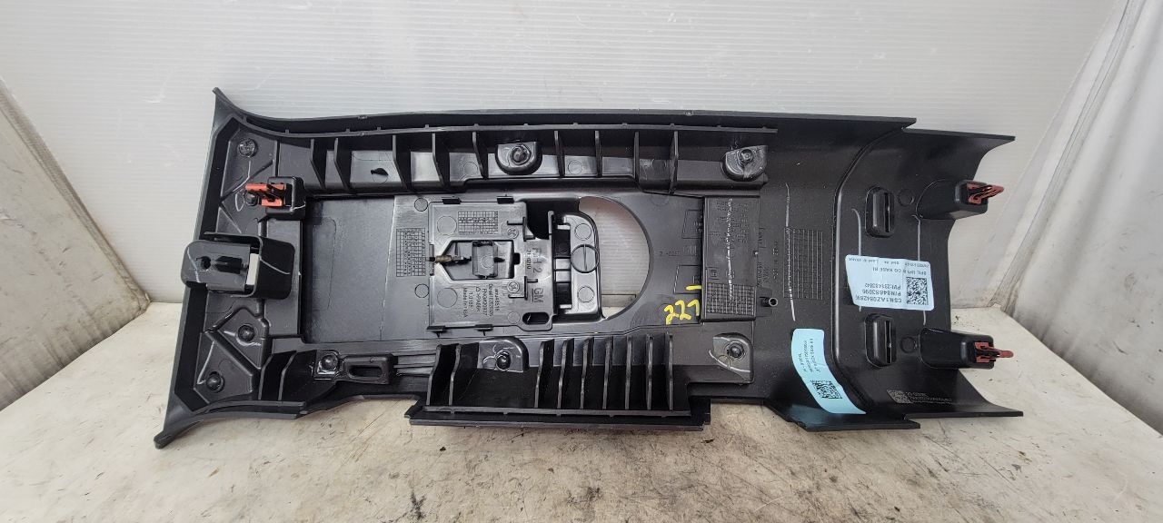 2023 SUBURBN15 RH UPPER B PILLAR TRIM 84883096 33078 - image 11