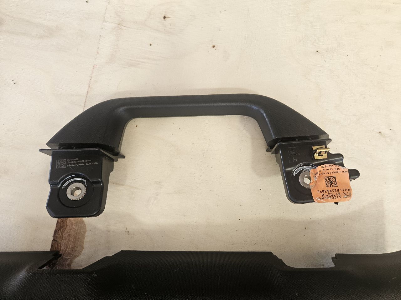 2023 SUBURBN15 LH UPPER B PILLAR TRIM 84883100 33079 - image 12