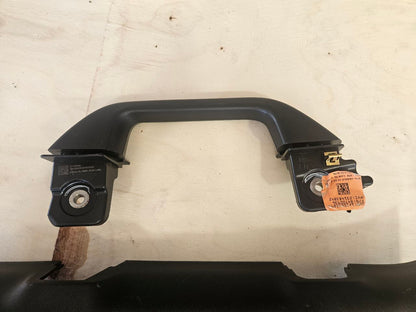 2023 SUBURBN15 LH UPPER B PILLAR TRIM 84883100 33079 - image 12