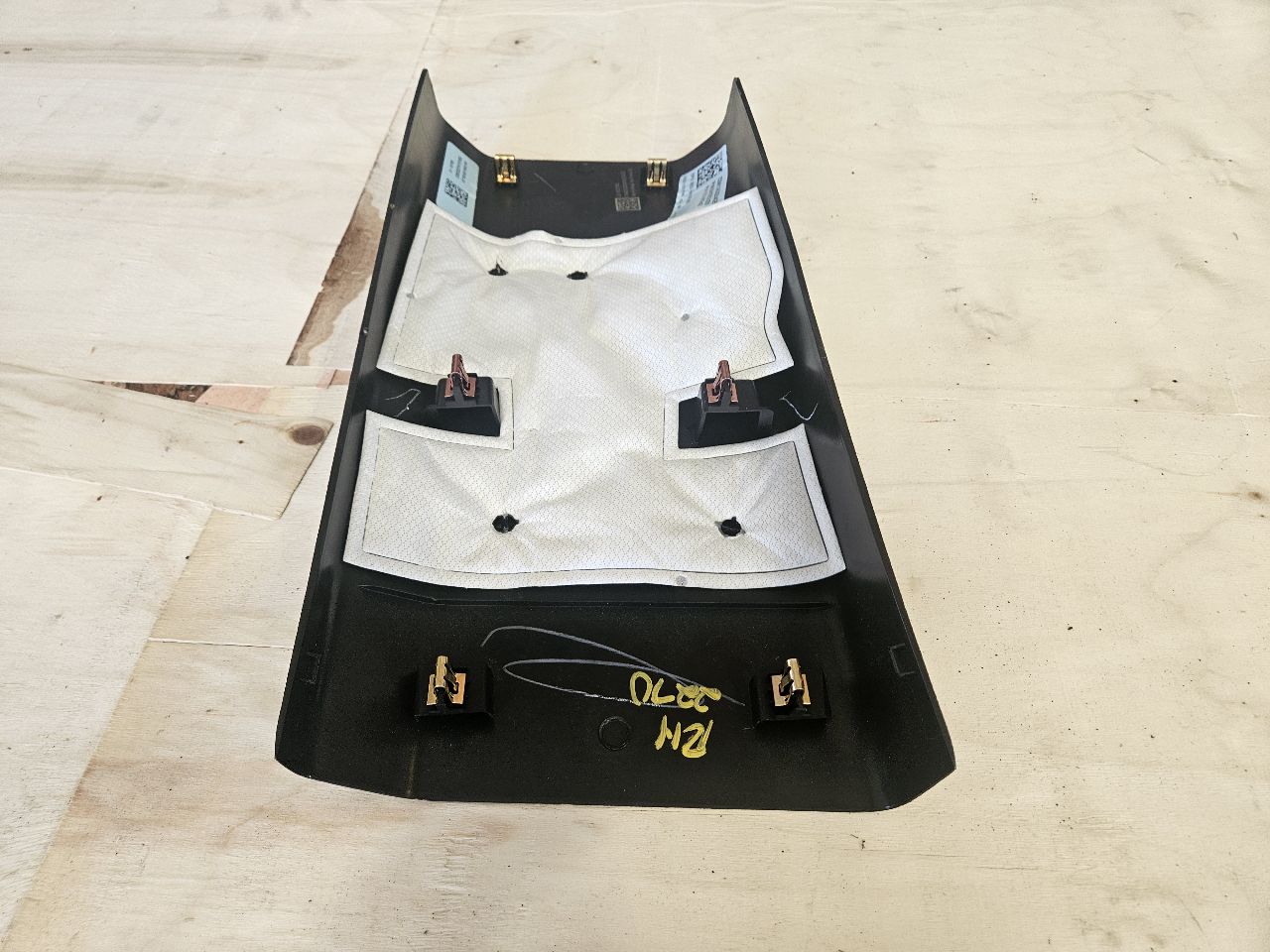 2023 SUBURBN15 RH B PILLAR MID CENTER TRIM 84701420 33080 - image 8