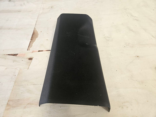 2023 SUBURBN15 LH B PILLAR MID CENTER TRIM 84701426 33081 - image 1