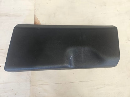 2023 SUBURBN15 LH B PILLAR MID CENTER TRIM 84701426 33081 - image 4