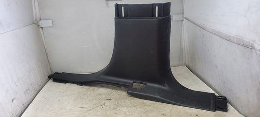 2023 SUBURBN15 RH B PILLAR LOWER TRIM 84954505 33082 - image 1