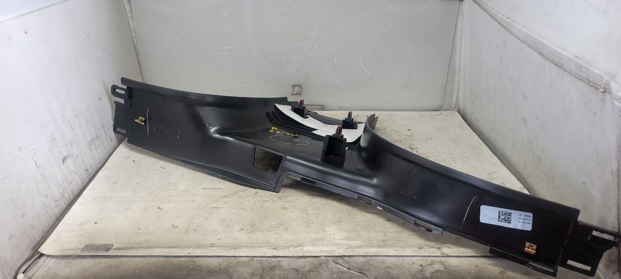 2023 SUBURBN15 RH B PILLAR LOWER TRIM 84954505 33082 - image 8