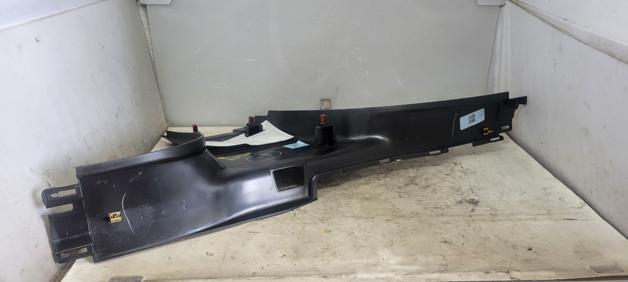 2023 SUBURBN15 RH B PILLAR LOWER TRIM 84954505 33082 - image 9