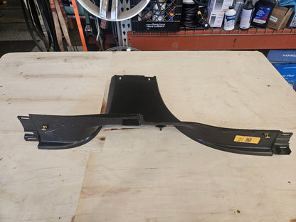 2023 SUBURBN15 LH B PILLAR LOWER TRIM 84954511 33083 - image 1