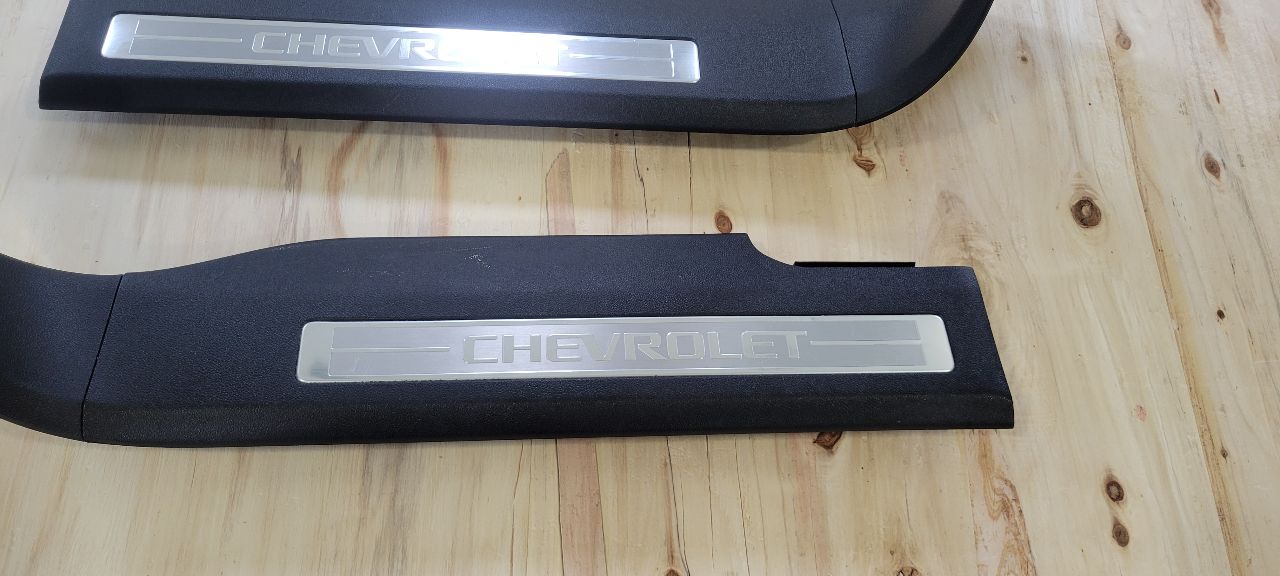 2023 SUBURBN15 FRONT & REAR DOOR SILL SCUFF PLATES 33106 - image 9