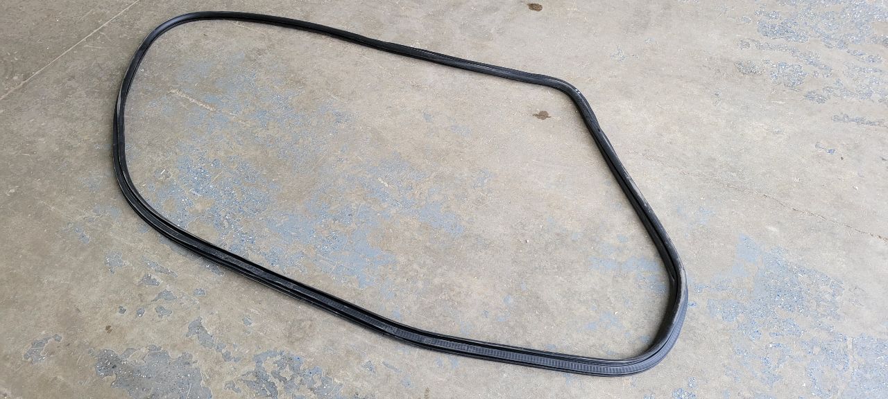 2023 SUBURBN15 LH FRONT DOOR WEATHERSTRIPPING 33107 - image 10