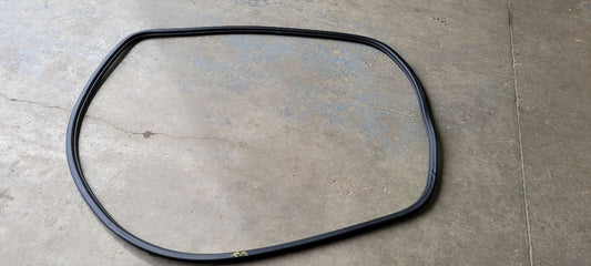 2023 SUBURBN15 RH FRONT DOOR WEATHERSTRIPPING 33108 - image 1