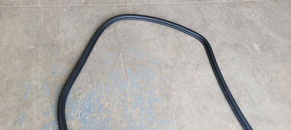2023 SUBURBN15 LH REAR DOOR WEATHERSTRIPPING 33109 - image 7