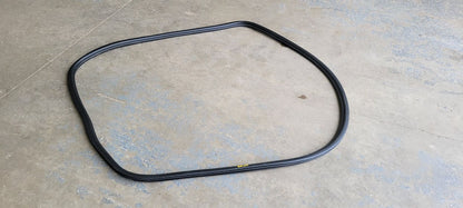 2023 SUBURBN15 RH REAR DOOR WEATHERSTRIPPING 33110 - image 2