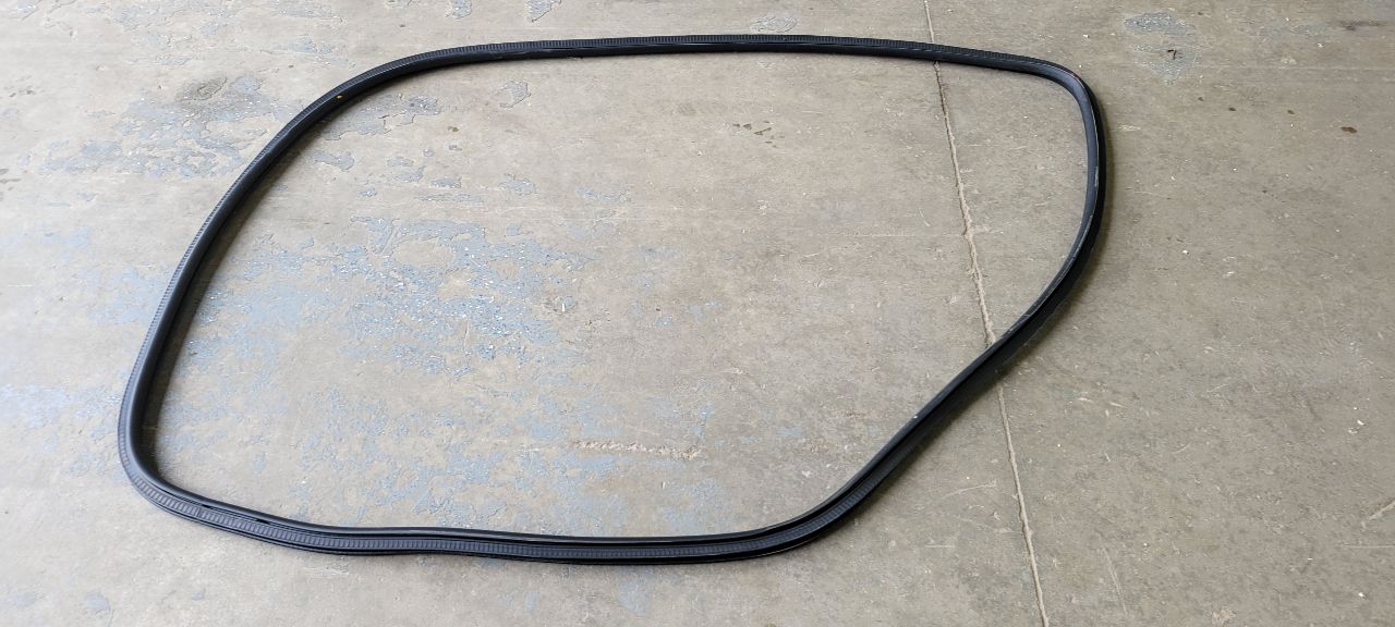 2023 SUBURBN15 RH REAR DOOR WEATHERSTRIPPING 33110 - image 12