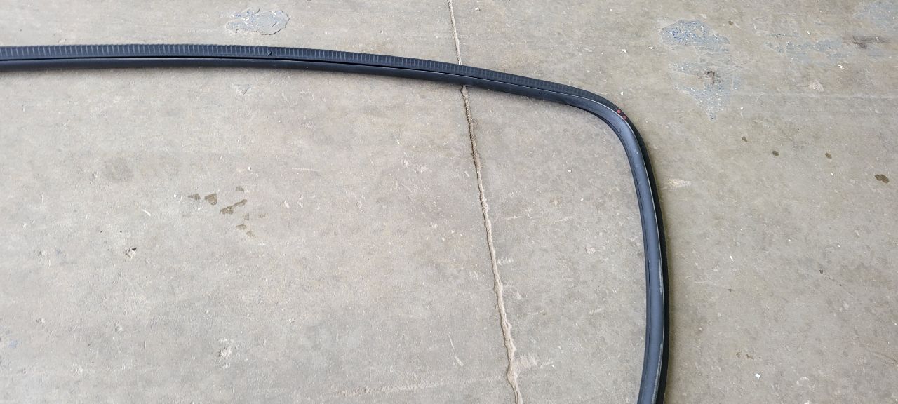 2023 SUBURBN15 RH REAR DOOR WEATHERSTRIPPING 33110 - image 17