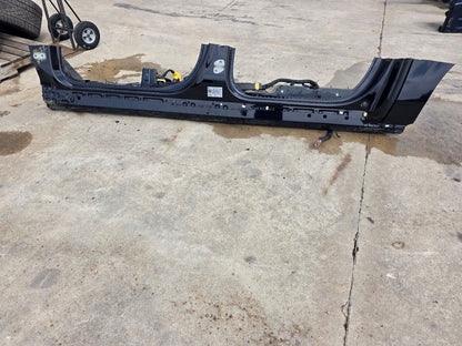 2023 SUBURBN15 LH DRIVER ROCKER PANEL BLUE GLU 33113 - image 1