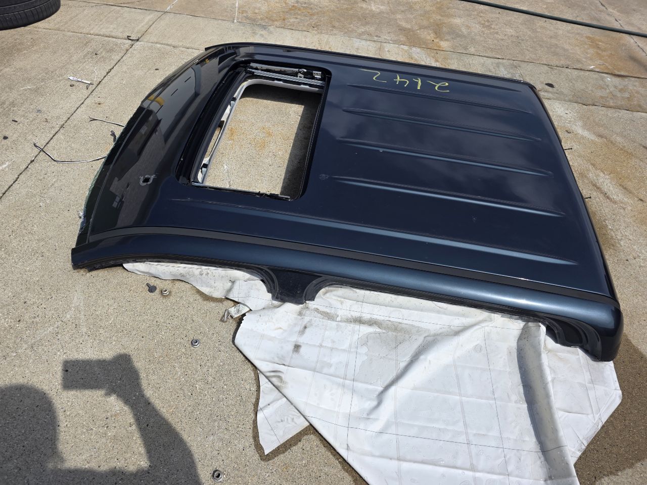 2018 SIERDEN15 ROOF CUT, CREW CAB GASOLINE METALLIC 33114 - image 8
