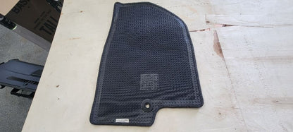 2023 SUBURBN15 OEM FRONT & REAR CARPET FLOOR MATS 33126 - image 9