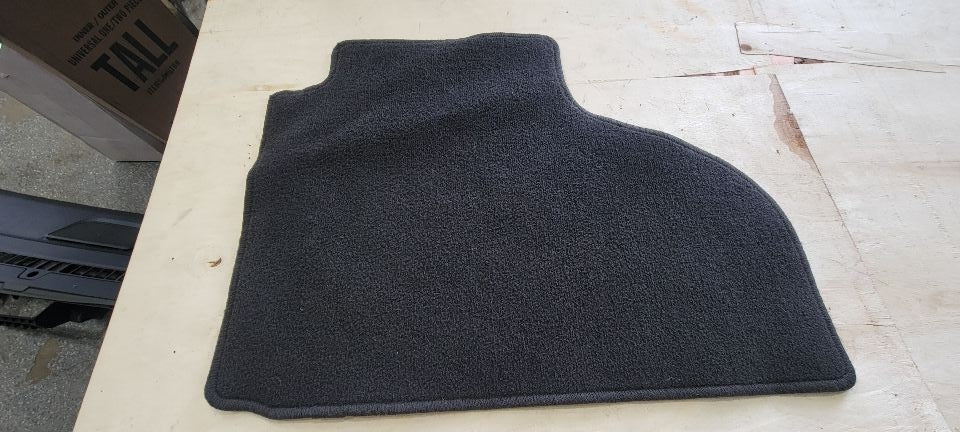 2023 SUBURBN15 OEM FRONT & REAR CARPET FLOOR MATS 33126 - image 10