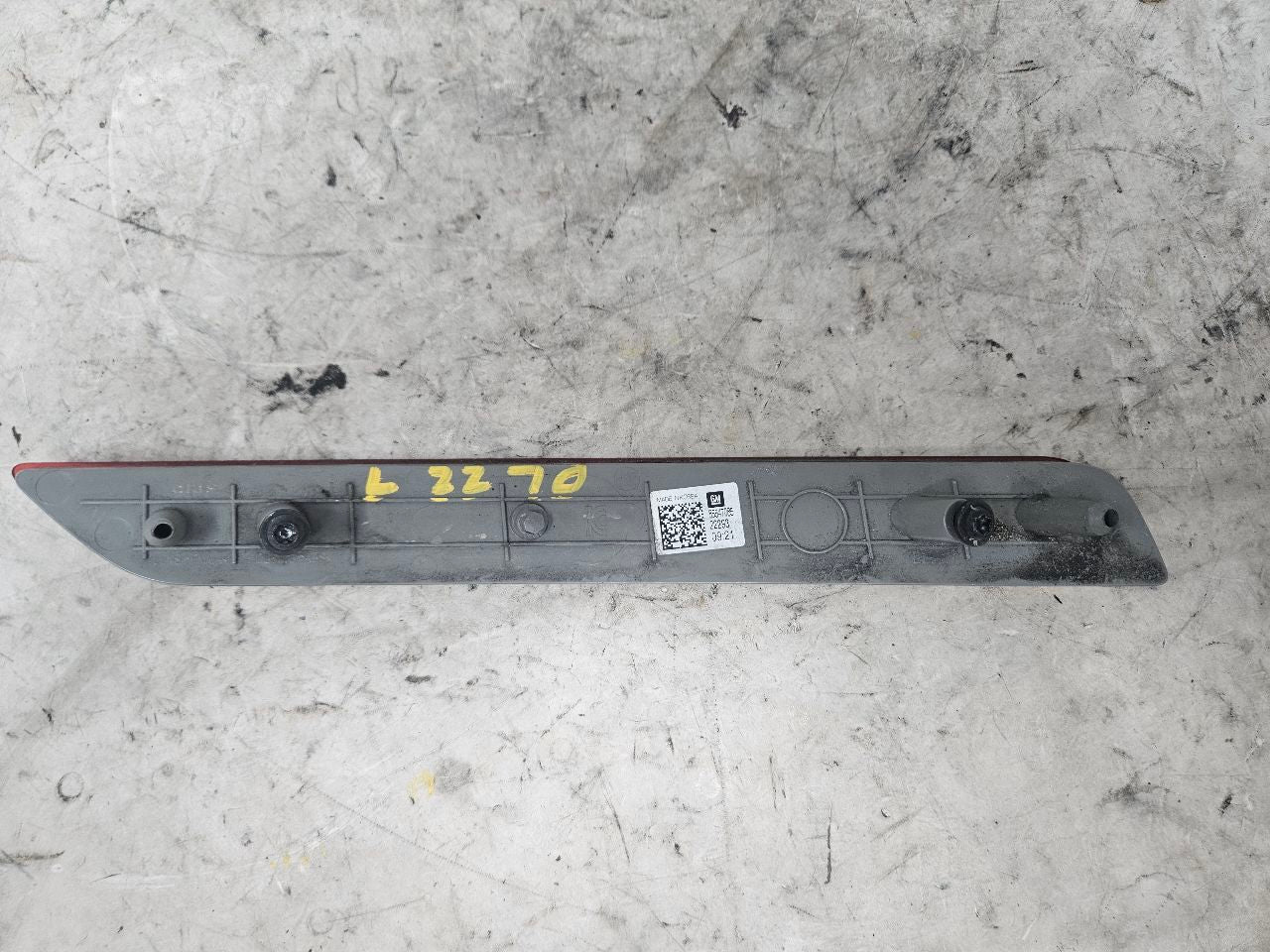 2023 SUBURBN15 LH REAR BUMPER REFLECTOR LAMP OEM 33134 - image 7