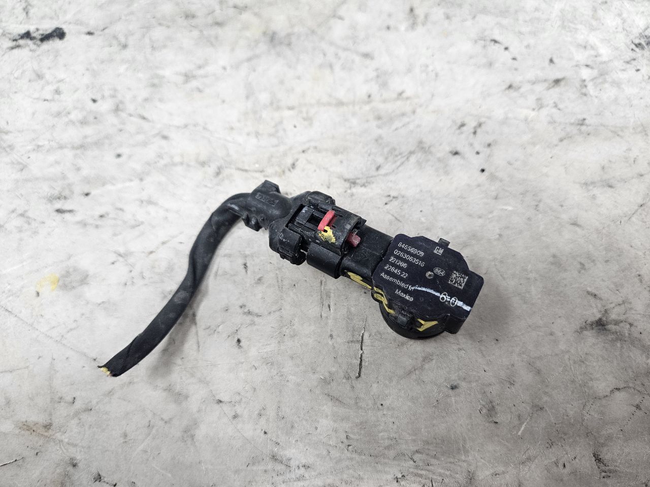 2023 SUBURBN15 OEM PARK SENSOR DARK BLUE GLU 33136 - image 1
