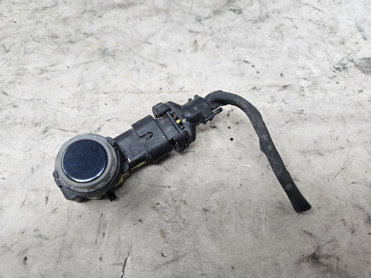 2023 SUBURBN15 OEM PARK SENSOR DARK BLUE GLU 33136 - image 4