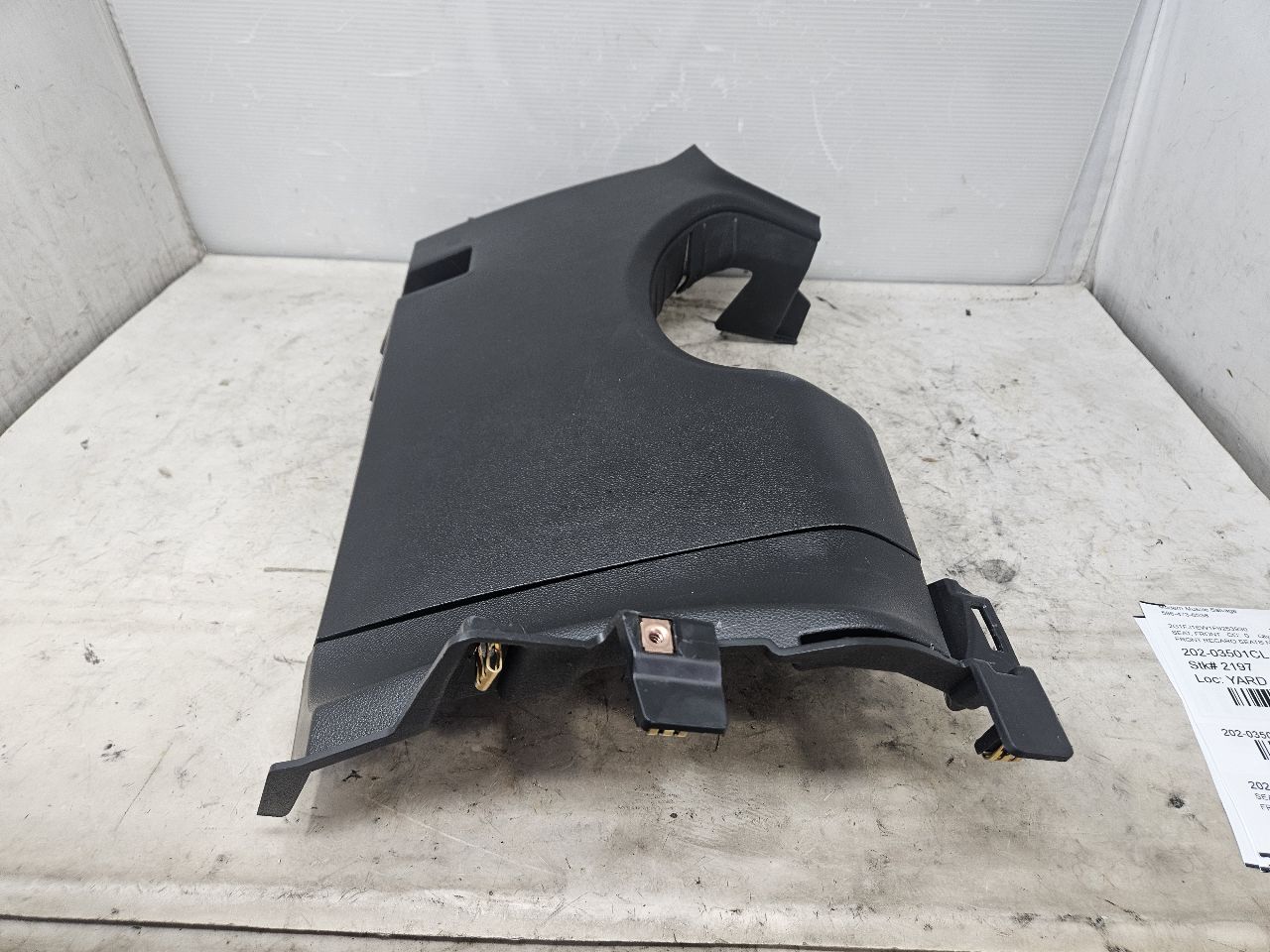 2023 SUBURBN15 DRIVER KNEE BOLSTER BLACK 84687480 33143 - image 11
