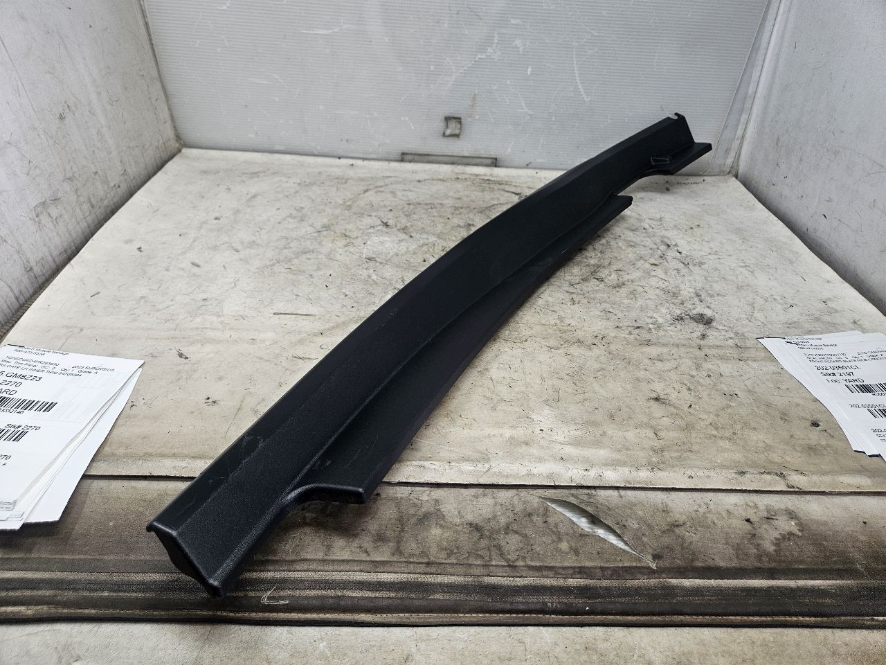 2023 SUBURBN15 TAILGATE LH INNER TRIM 84705364 33146 - image 1