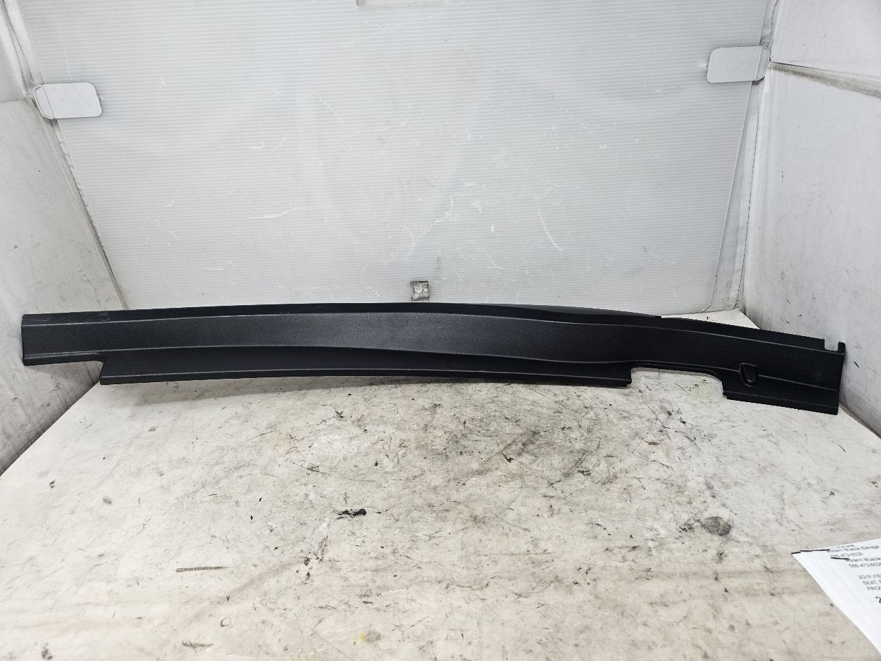 2023 SUBURBN15 TAILGATE LH INNER TRIM 84705364 33146 - image 2