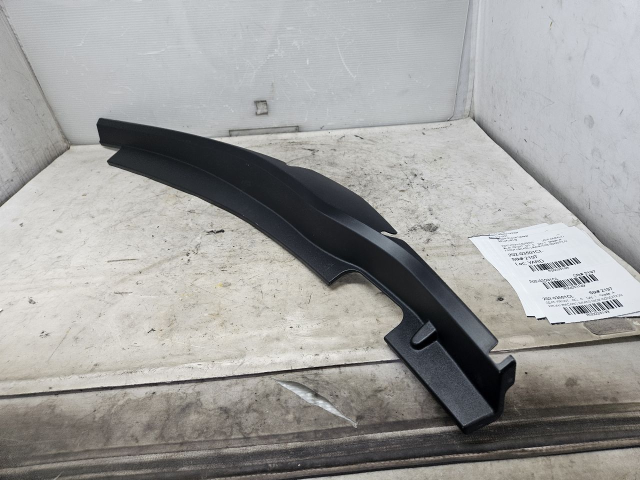 2023 SUBURBN15 TAILGATE LH INNER TRIM 84705364 33146 - image 4