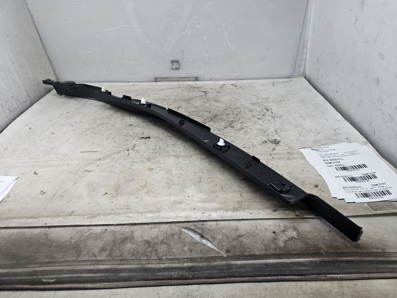 2023 SUBURBN15 TAILGATE LH INNER TRIM 84705364 33146 - image 7