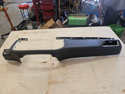 2023 SUBURBN15 FRONT DASH TRIM VENT BEZEL 86822079 33147 - image 6